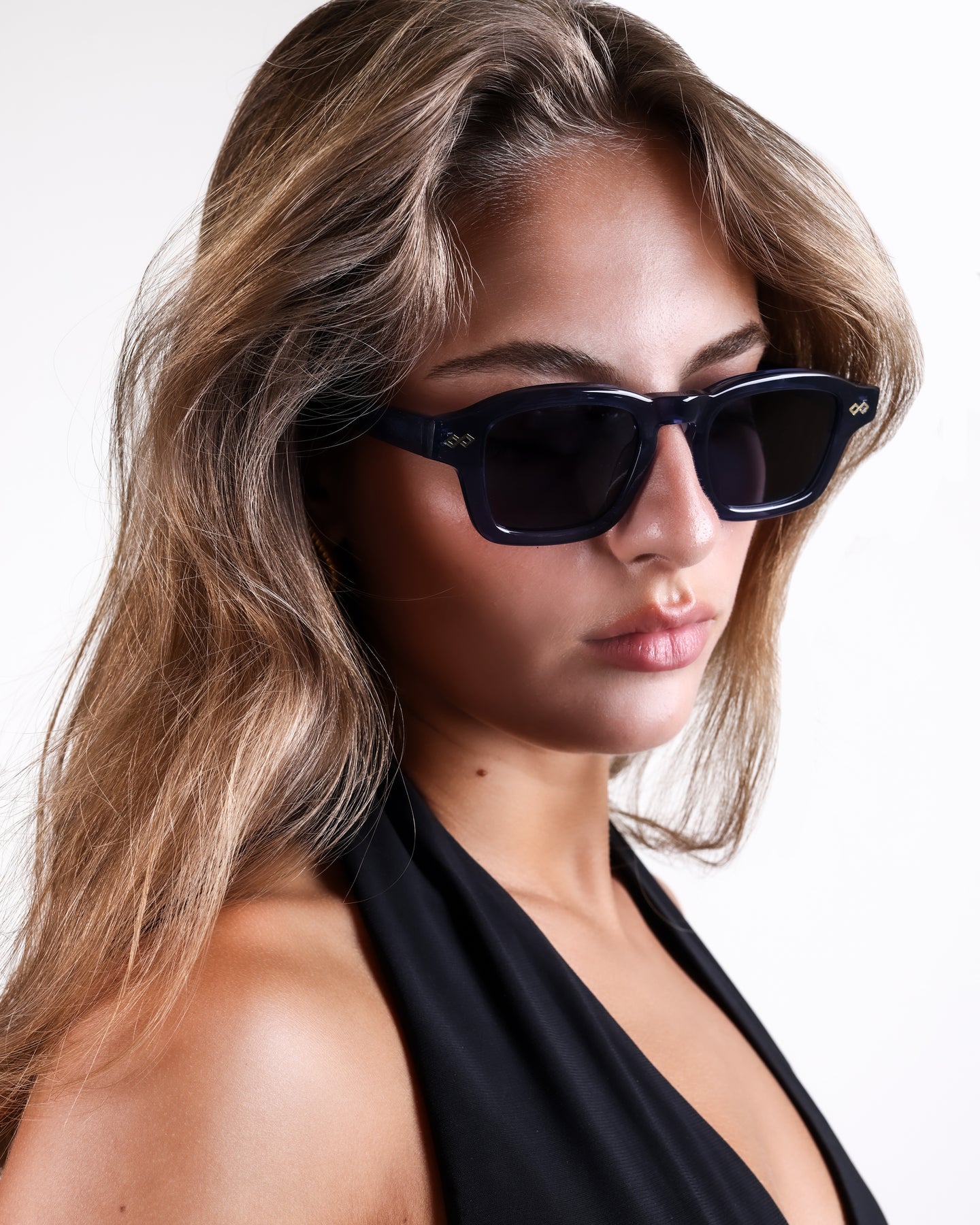 Shop Nora Sunglasses in Navy Blue– Available Online in USA, UK, Canada & United Arab Emirates
